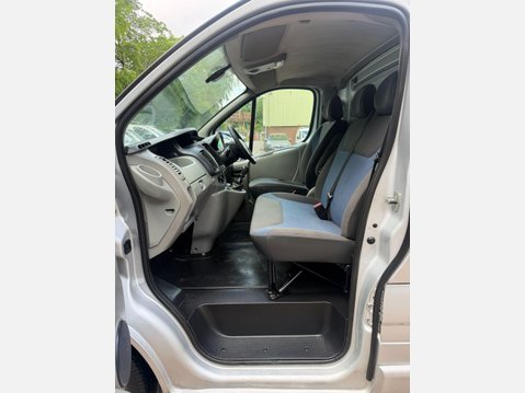 Renault Trafic 2.0 dCi SL27 Sport Panel Van 3dr Diesel Manual L1 H1 (198 g/km, 115 bhp) 29
