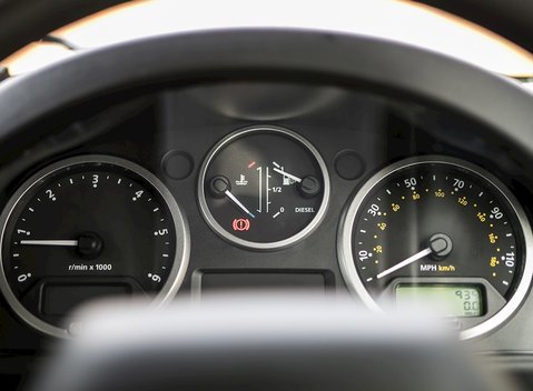 Land Rover Defender 110 Heritage 21