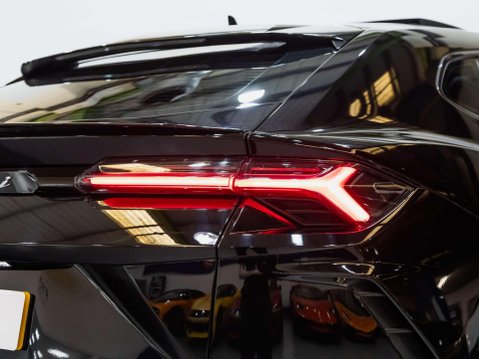 Lamborghini Urus 4.0 V8 BiTurbo SUV 5dr Petrol Auto 4WD Euro 6 (650 ps) 79