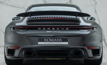 Porsche 911 Turbo S (992) 9
