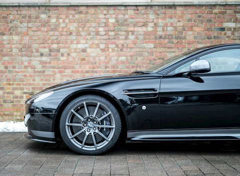 Aston Martin V12 Vantage S 18