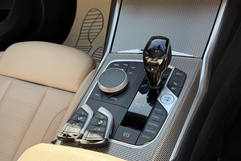 BMW 3 Series 330E M SPORT - OYSTER LEATHER -PRO & TECH PACKS - H/K -HUD - SUNROOF 11