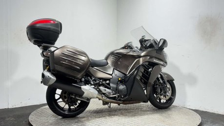 Kawasaki GTR 1400 2011 ONLY 12K FULL LUGGAGE VERY CLEAN 1400CC TOURER BIKE 2