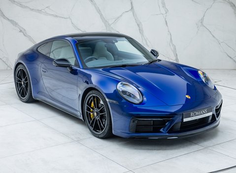Porsche 911 Carrera GTS (992) 8