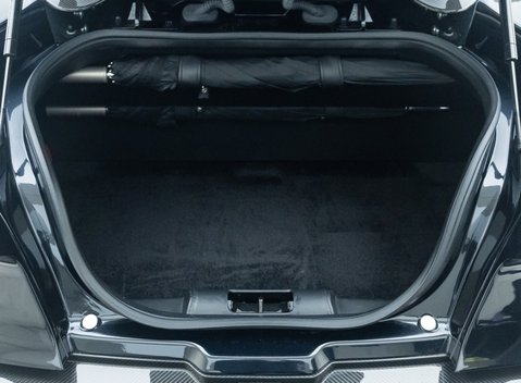 Aston Martin Vanquish ZAGATO SPEEDSTER 50