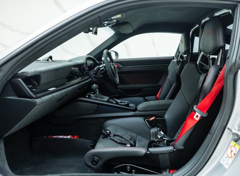 Porsche 911 GT3 RS (992) 19