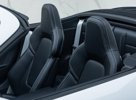 Porsche 911 Turbo S Cabriolet (992) 40