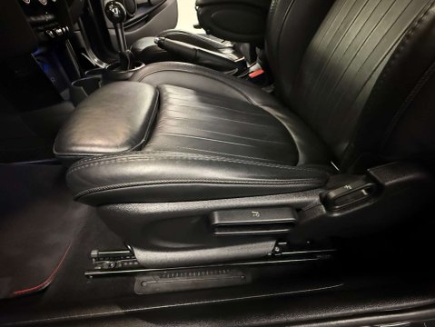 Mini Hatch 2.0 John Cooper Works 3dr 32