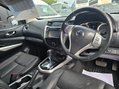 Nissan Navara DCI TEKNA 4X4 SHR DCB 10