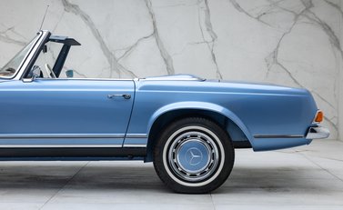 Mercedes-Benz 280 SL W113 Pagoda 43