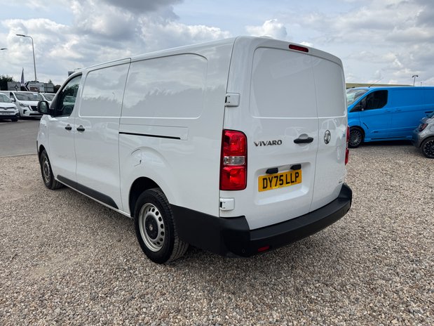 Vauxhall Vivaro LWB L2H1 [SOLD CM] Low Roof Prime 3100 Cruise Sensors EURO 6 10