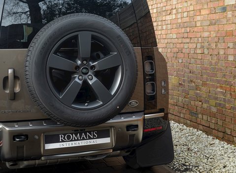 Land Rover Defender 110 X P400 26