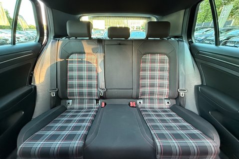 Volkswagen Golf GTI PERFORMANCE TSI DSG - PANORAMIC SUNROOF  17