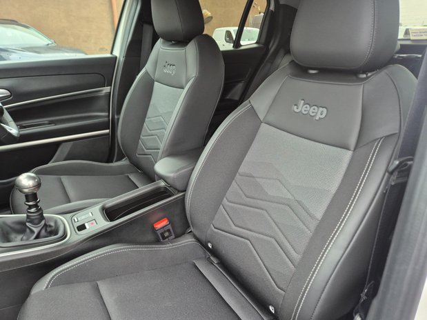 Jeep Avenger SUMMIT 12