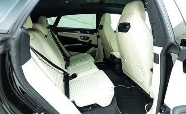 Lamborghini Urus 13