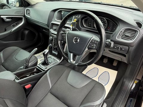 Volvo V40 2.0 T2 Momentum Edition Euro 6 (s/s) 5dr 10