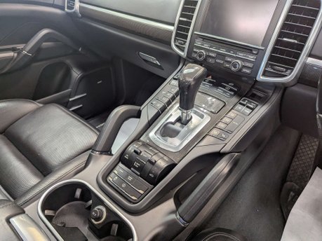 Porsche Cayenne 4.8 Cayenne V8 T Tiptronic S 4WD 5dr 57