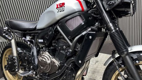 Yamaha XSR700 700 XTRIBUTE 2020 ONLY 5K AKRAPOVIC EXHAUST MODERN RETRO A2 24