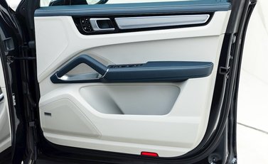 Porsche Cayenne Turbo S E-Hybrid 22