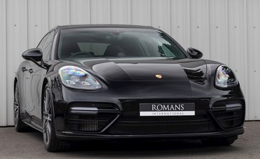 Porsche Panamera Turbo Sport Turismo 1