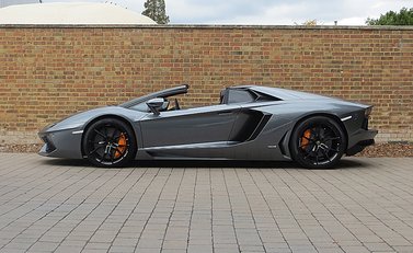 Lamborghini Aventador LP 700-4 Roadster 5