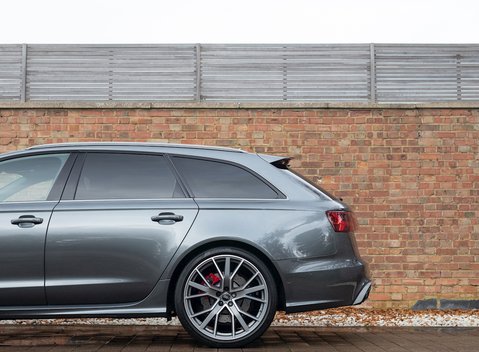 Audi RS6 Avant Performance 29