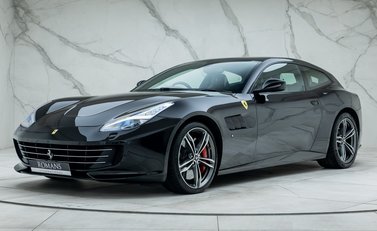 Ferrari GTC4 Lusso V12 1
