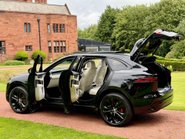 Jaguar F-Pace R-DYNAMIC HSE BLACK 90TH ANNIVERSARY EDITION 26