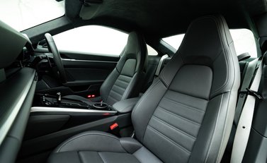 Porsche 911 Turbo S (992) 17