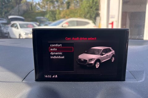 Audi Q2 TFSI SPORT..1 PREVIOUS OWNER,5 SERVICES,SAT NAV,CLIMATE CONTROL 16