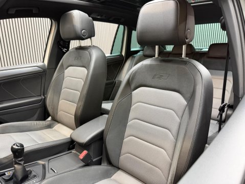 Volkswagen Tiguan 2.0 TDI BlueMotion Tech R-Line Euro 6 (s/s) 5dr 52