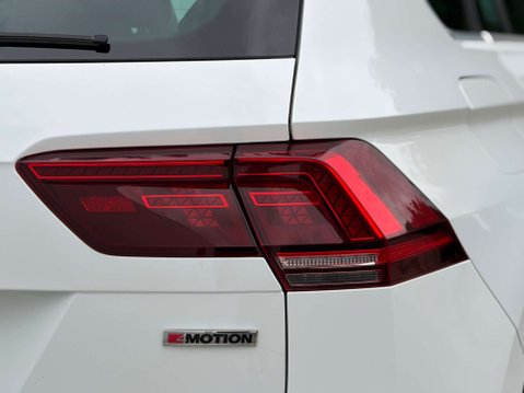 Volkswagen Tiguan 2.0 Tiguan SEL TDI BlueMotion Technology 4Motion Semi-Auto 4WD 5dr 32