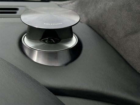 Aston Martin DBS V12 VOLANTE CARBON BLACK EDITION 71