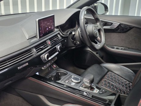 Audi RS4 2.9 TFSI V6 Estate 5dr Petrol Tiptronic quattro Euro 6 (s/s) (450 ps) 4
