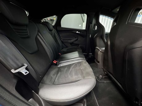 Ford Focus 2.3T EcoBoost RS Hatchback 5dr Petrol Manual AWD Euro 6 (s/s) (350 ps) 9