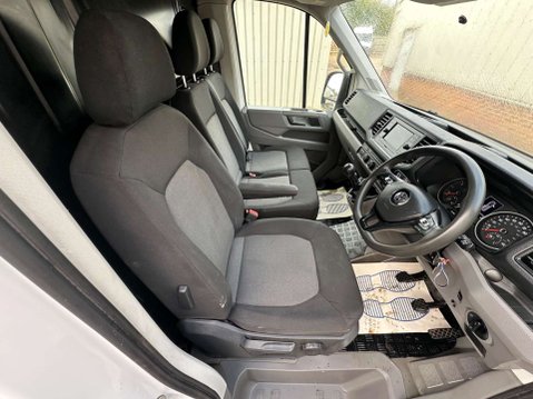 Volkswagen Crafter 2.0 TDI CR35 Trendline FWD MWB High Roof Euro 6 (s/s) 5dr 17