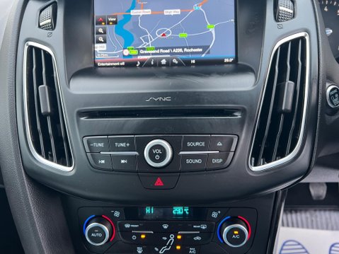 Ford Focus 1.0T EcoBoost Titanium Euro 6 (s/s) 5dr 33