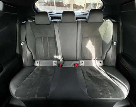 Toyota C-HR 1.8 C-HR GR Sport HEV CVT 5dr 74