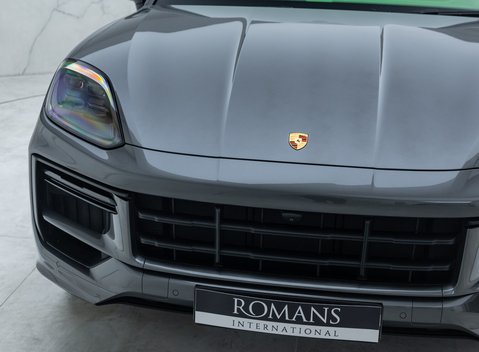 Porsche Cayenne TURBO E-HYBRID GT 32