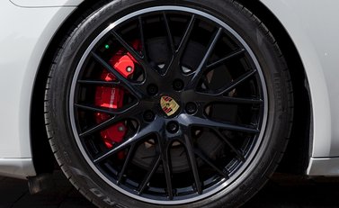 Porsche Panamera Turbo Sport Turismo 10