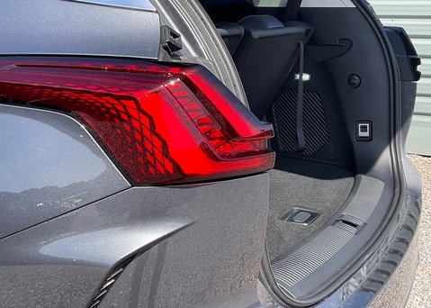 MG MGS9 1.5 T-GDI PREMIUM PHEV AWD 10