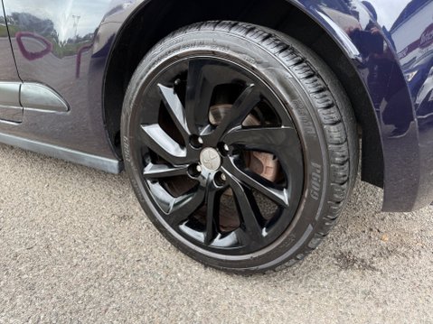 DS DS 3 PURETECH DSTYLE NAV S/S 8