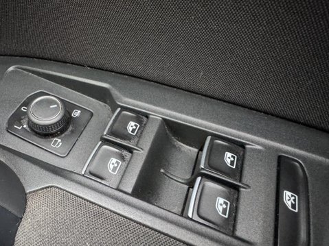 Volkswagen Tiguan 2.0 TDI SE Navigation DSG 4Motion Euro 6 (s/s) 5dr 43