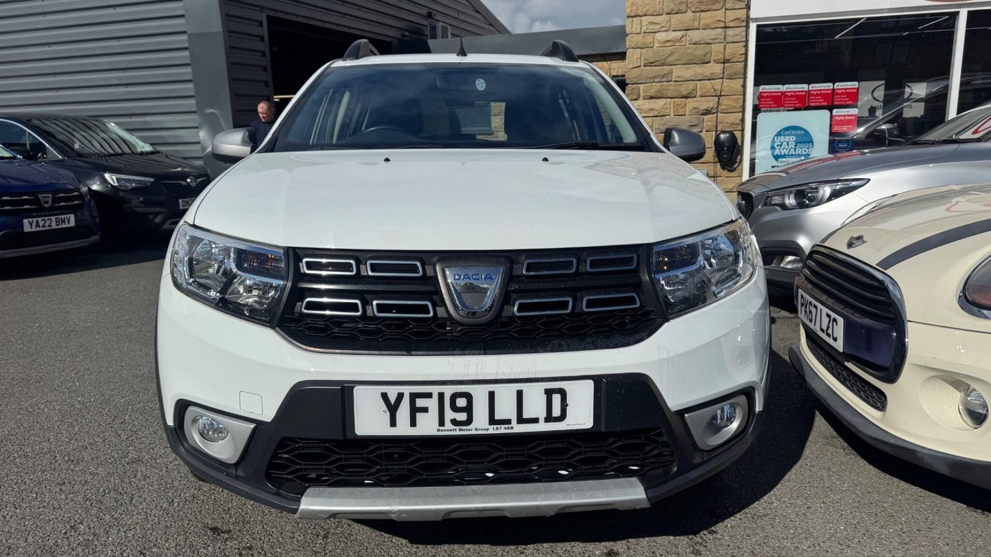 2019 Dacia Sandero Stepway — image 2