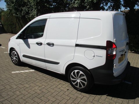 Ford Transit Courier 1.0 EcoBoost Leader L1 Euro 6 (s/s) 5dr 8
