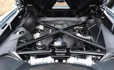 Lamborghini Aventador LP 700-4 Roadster 6