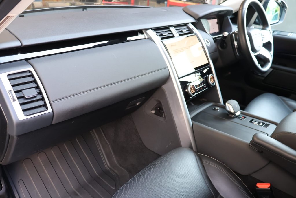 Land Rover Discovery SE MHEV REAR SEATS FITTED STYLED BY SEEKER UK  19