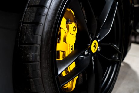 Ferrari 488 SPIDER. CARBON INTERIOR. PASSENGER DISPLAY. LIFT. CARPLAY. FRONT END PPF. 16