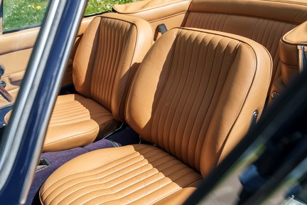 Aston Martin DB6 Mark II Volante 24