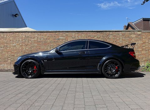 Mercedes-Benz C Class C63 AMG Black Series 10